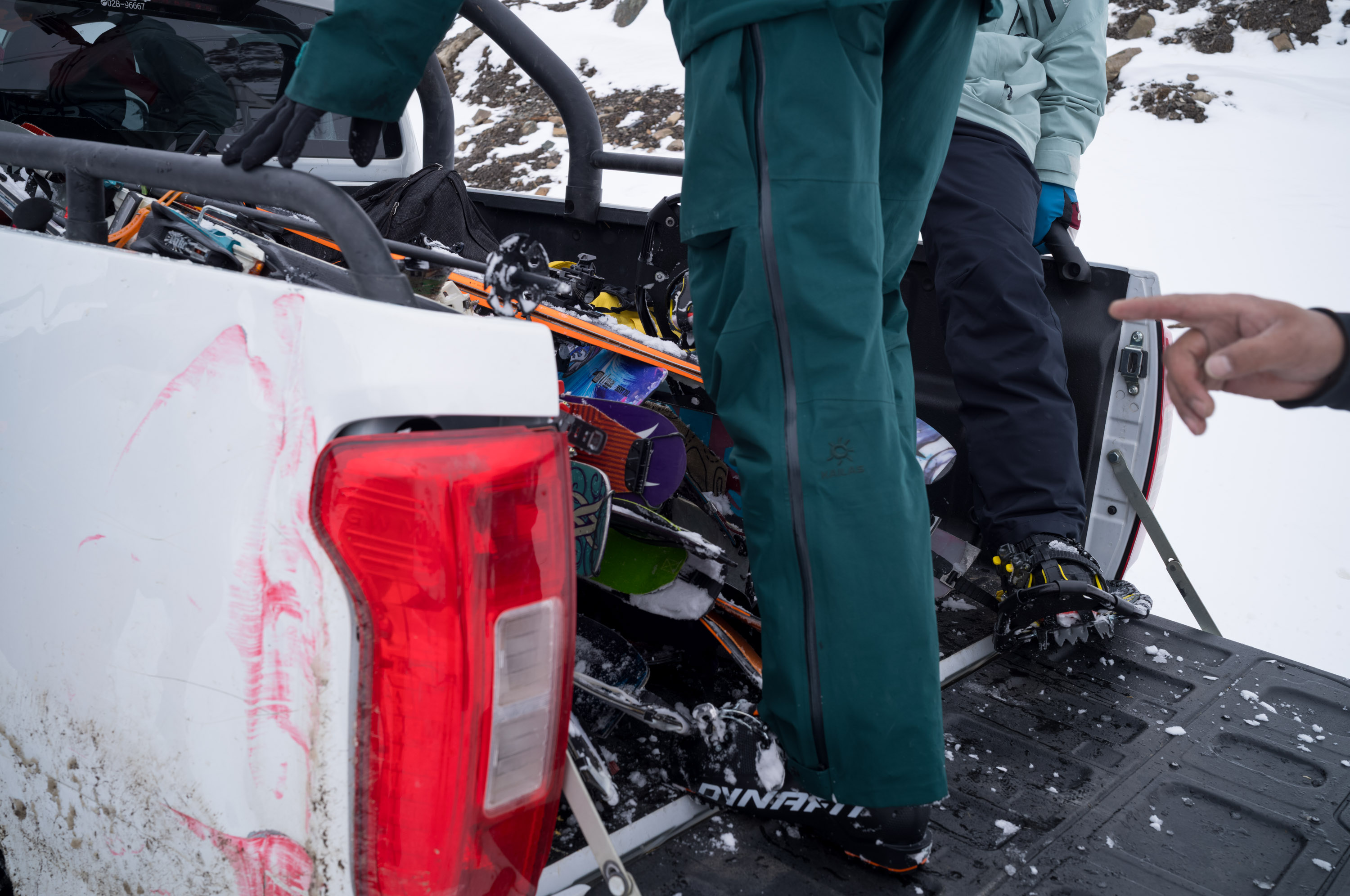 Unload the equipments here. 在这里卸下装备.