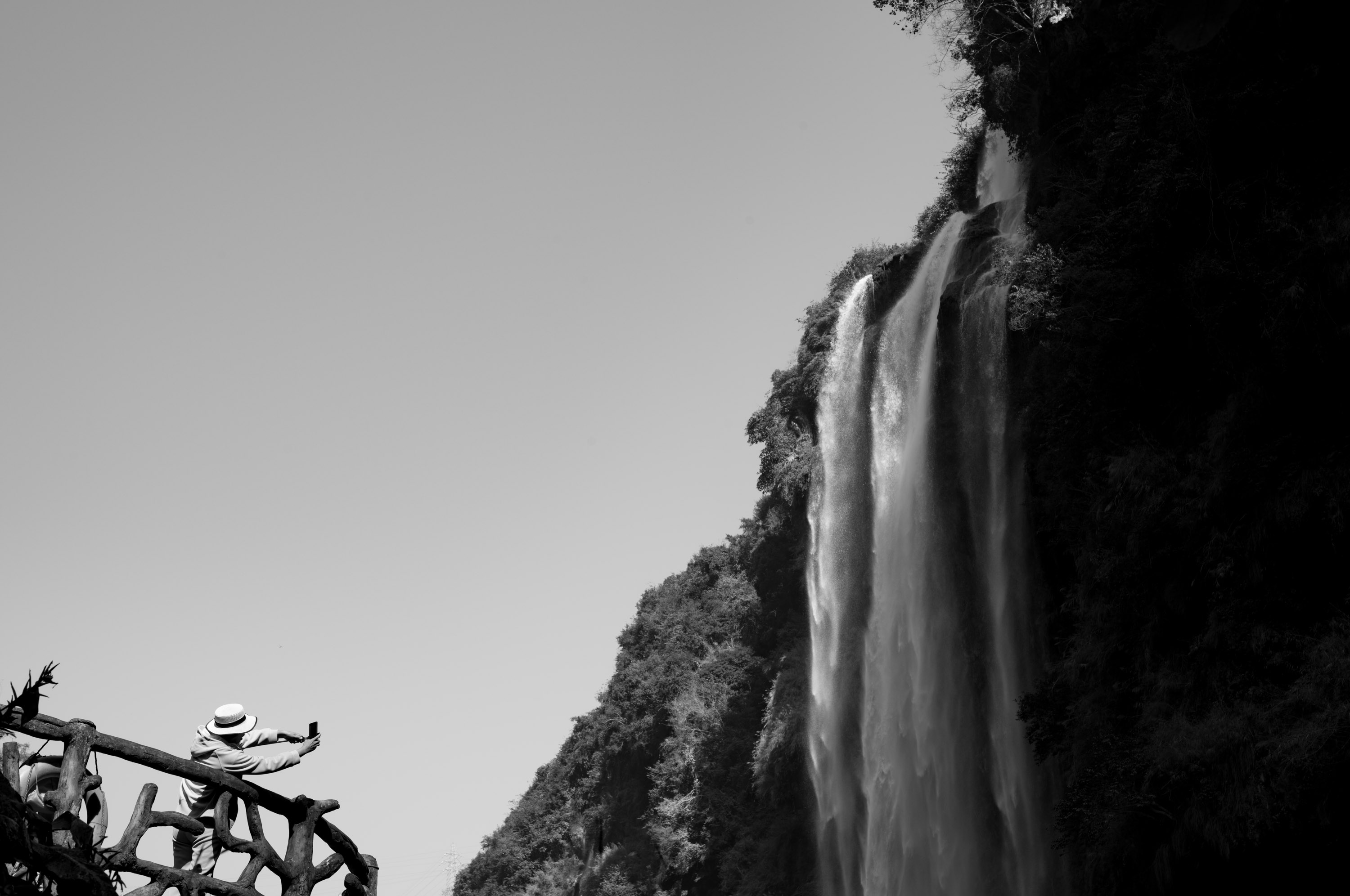 Tourists under Maling River Waterfall in Xingyi, Guizhou 贵州兴义马岭河瀑布下的游客