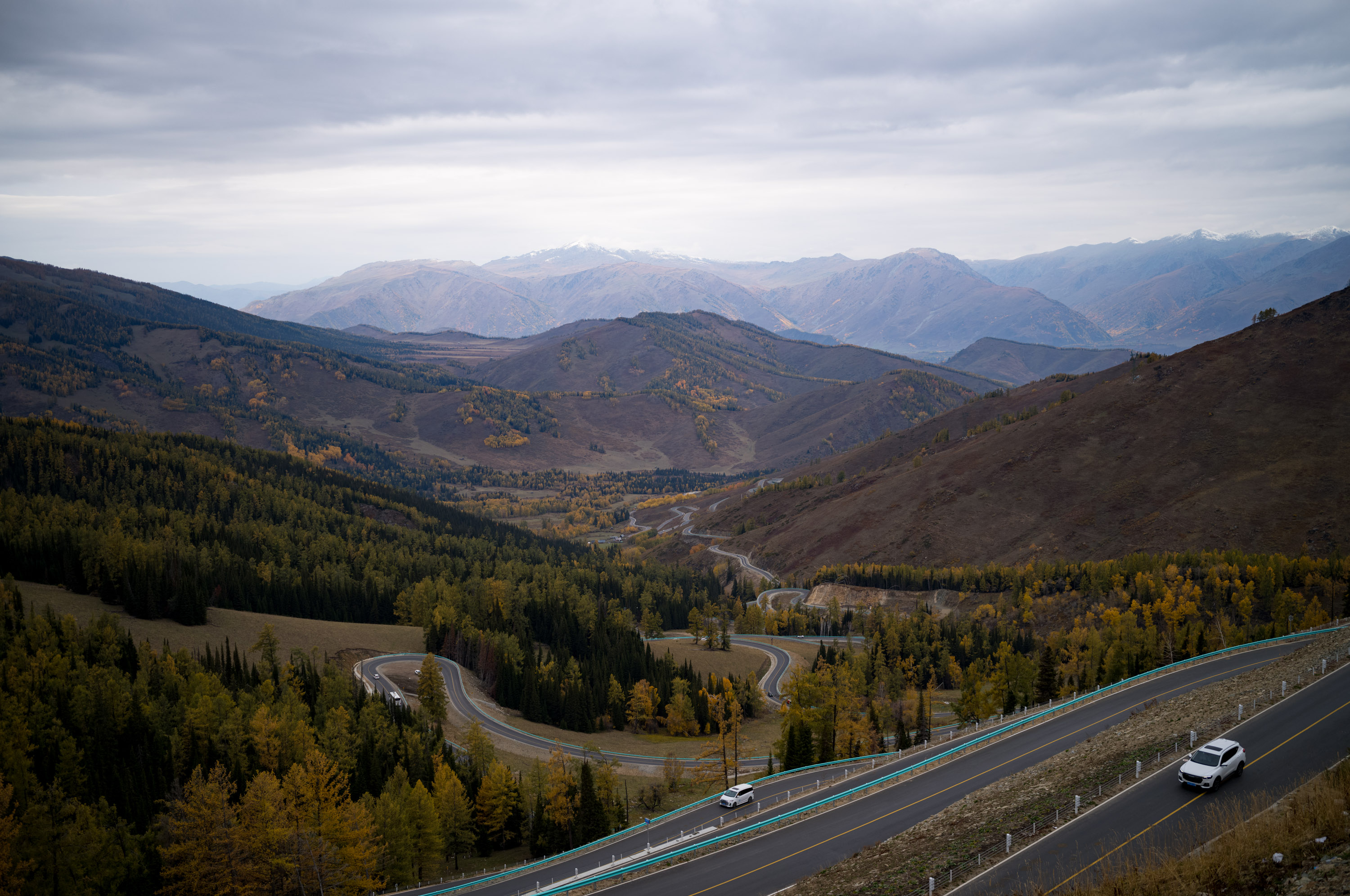 新开通的阿(勒泰)禾(木)公路