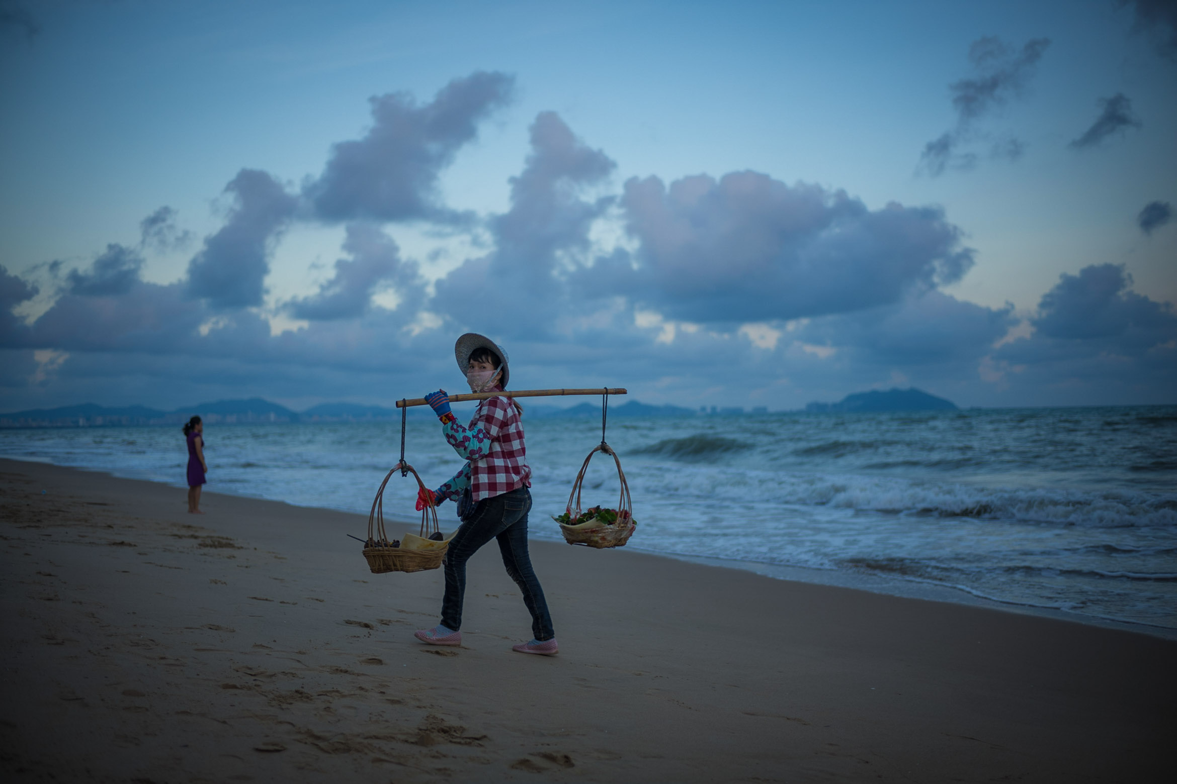 Hainan Island. 海南岛.