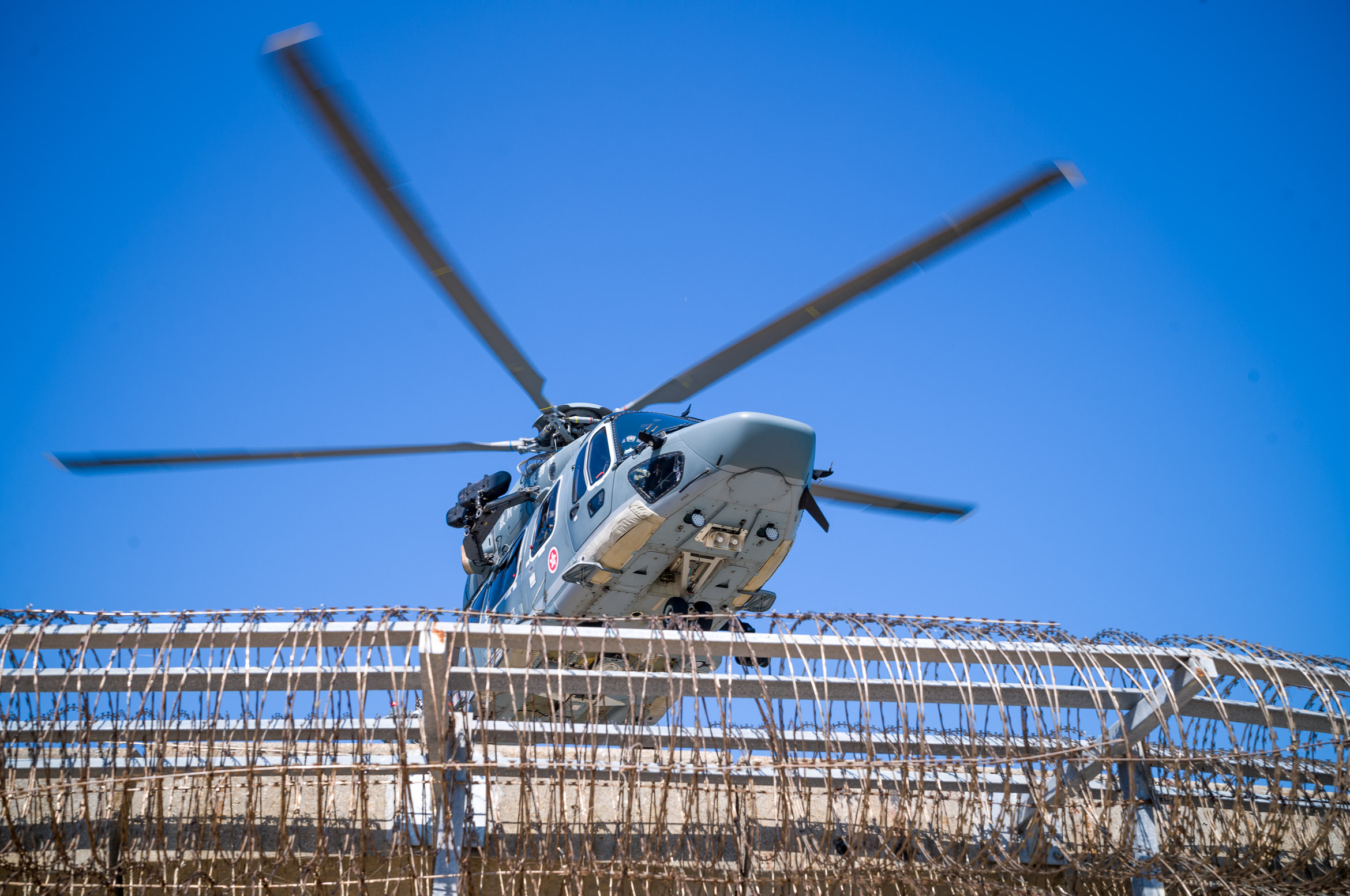 Rescue helicopter taking off 正在起飞的救援直升机